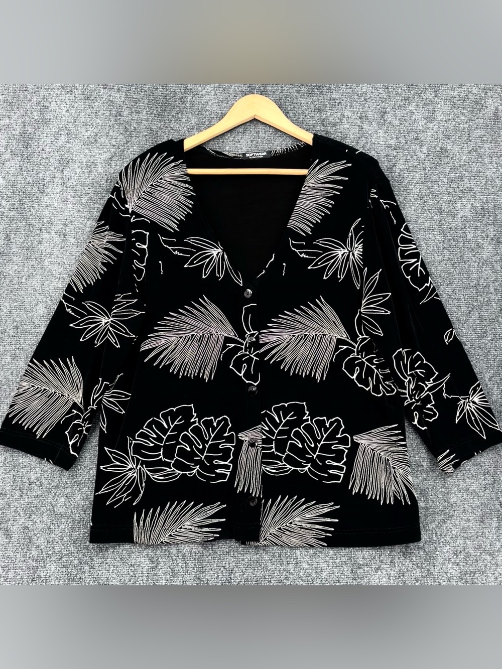 Softwear By Mark Singer Black Liquid Knit Slinky Button Up Top Etched Leaf AOP L